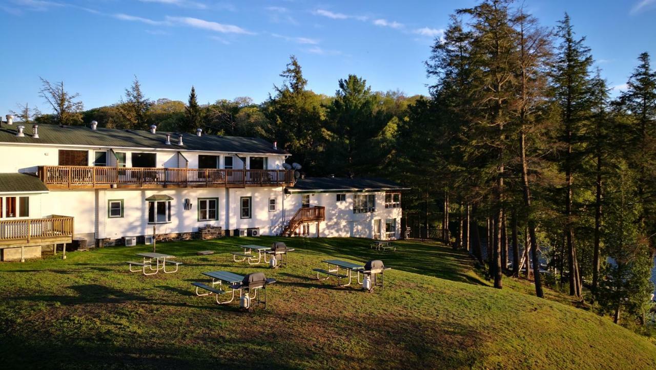 SUNNY POINT RESORT COTTAGES AND INN | ⋆⋆ | OTTER LAKE, CANADA | SEASON  DEALS FROM $142